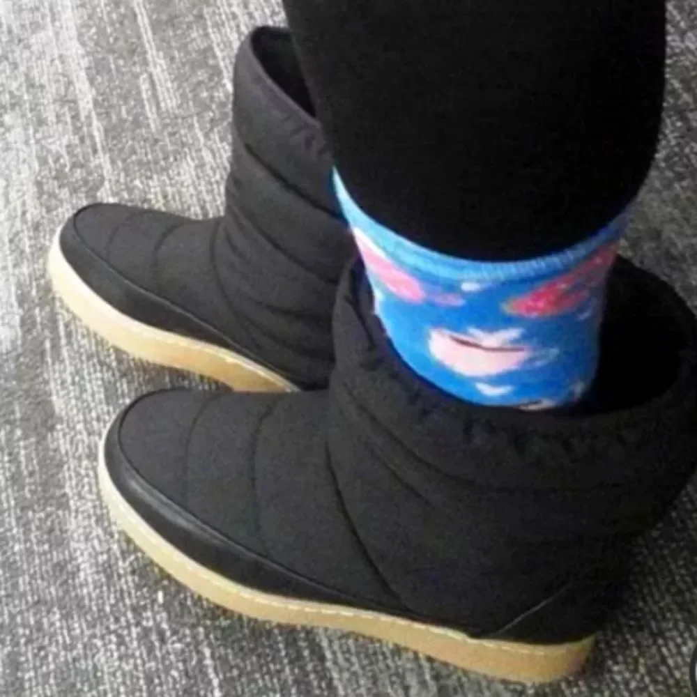 Women's Black Winter Boots sz 11